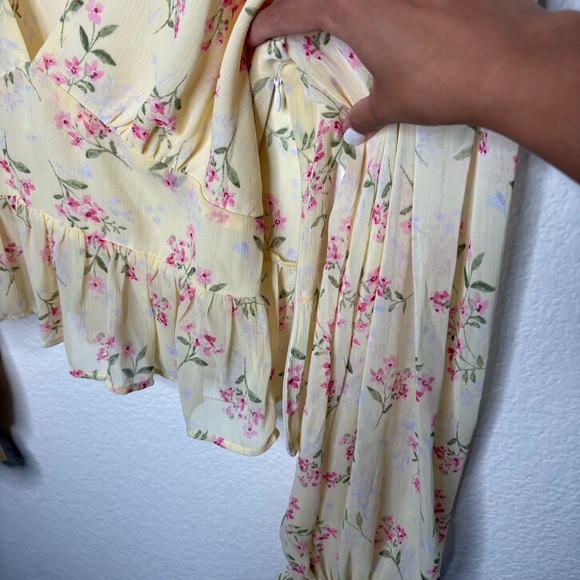 Lulu's Yellow v neck Floral Blouse - Picture 6 of 9